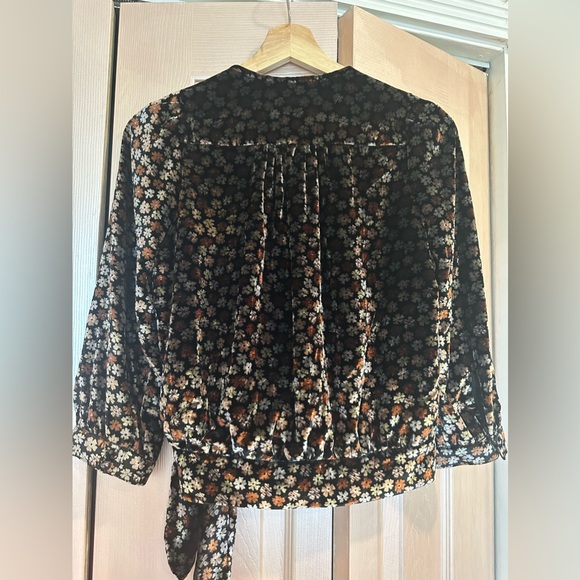 Madewell  Velvet Wrap Top in Petite Blooms - Picture 7 of 9